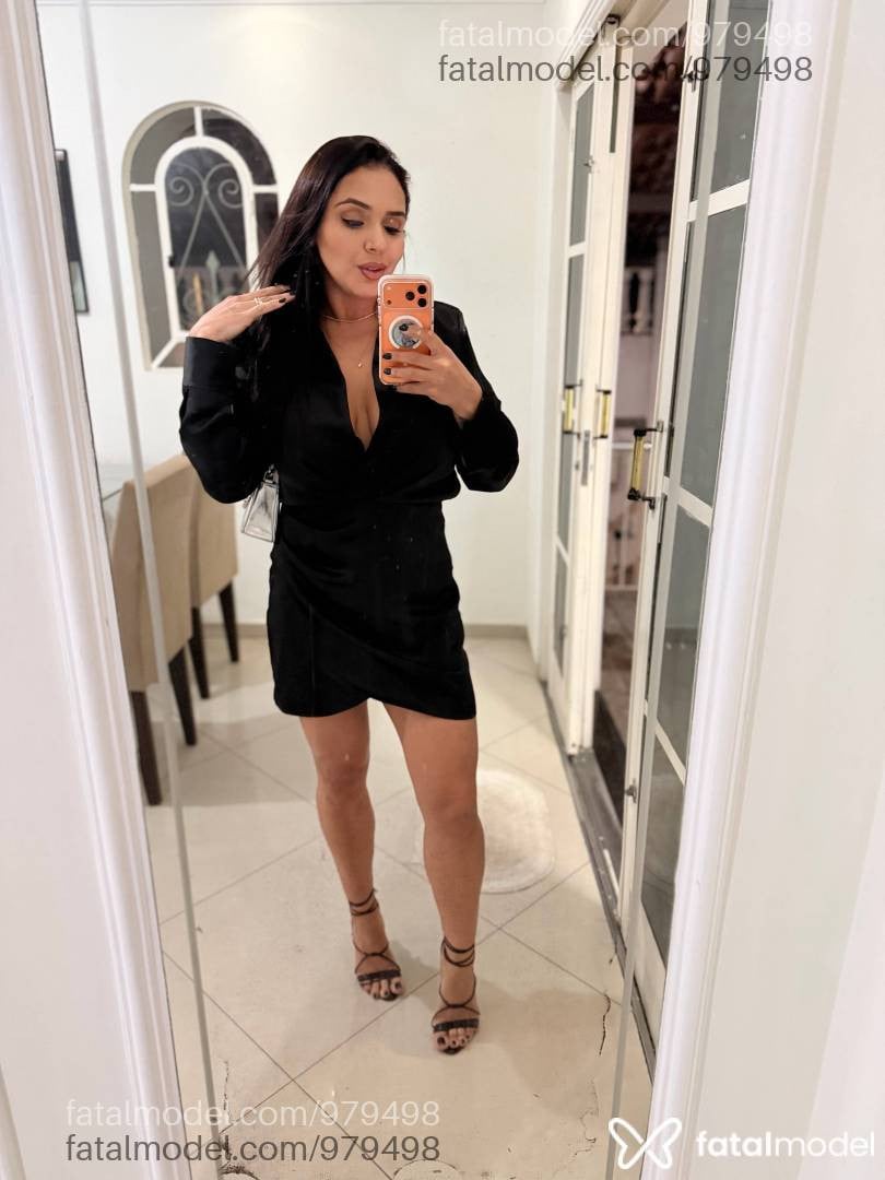 Acompanhante mulher com cabelo castanho de olhos castanhos - Camila Borges