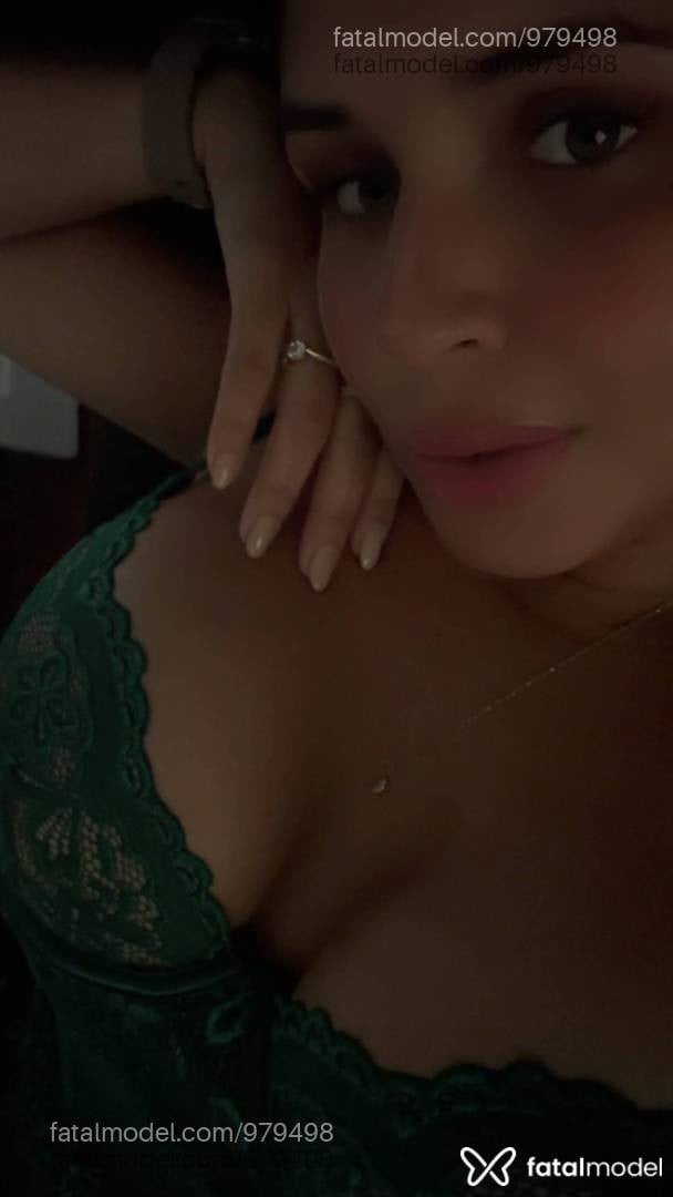 Acompanhante mulher com cabelo castanho de olhos castanhos - Camila Borges