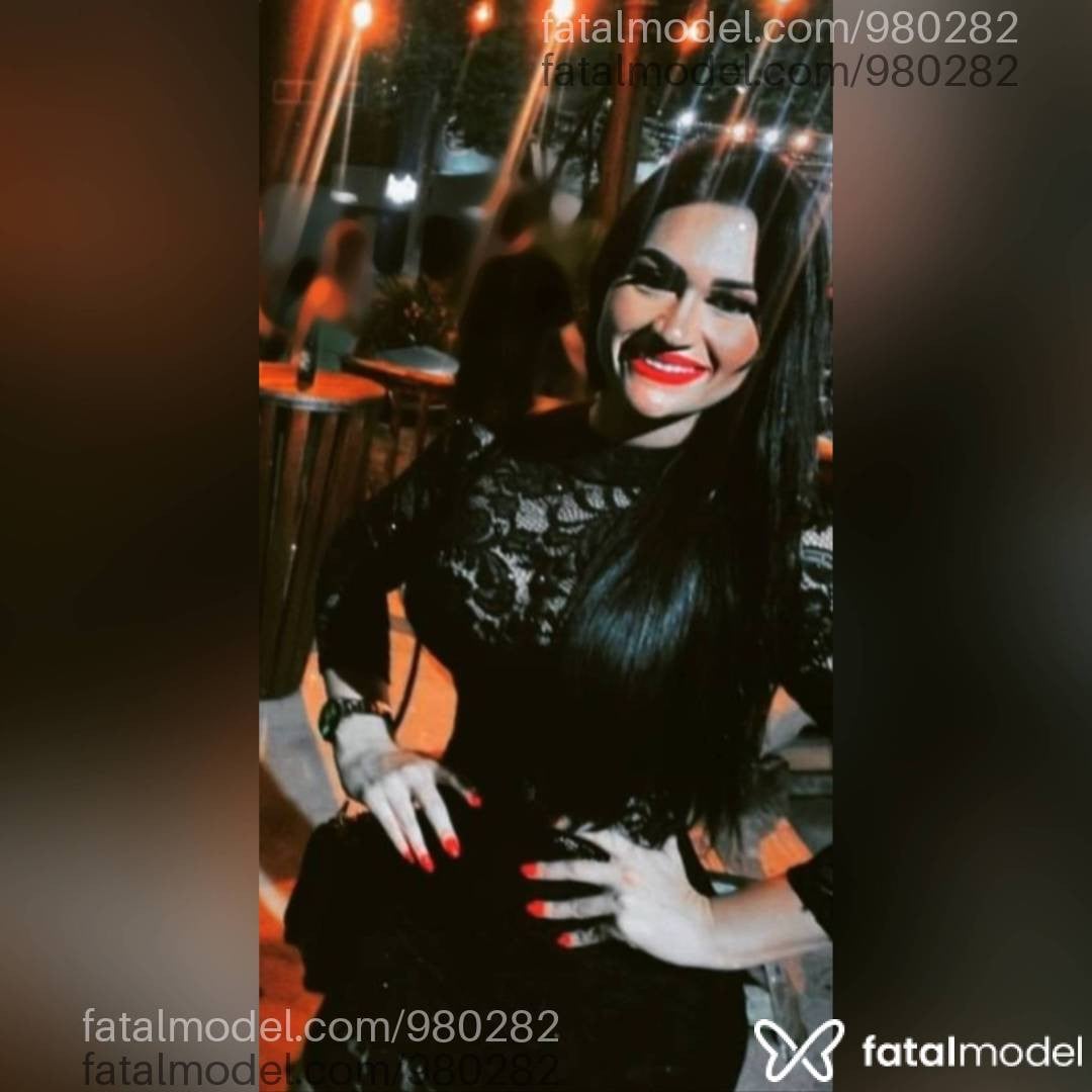 Acompanhante mulher com cabelo castanho de olhos castanhos - Luana Biancarde