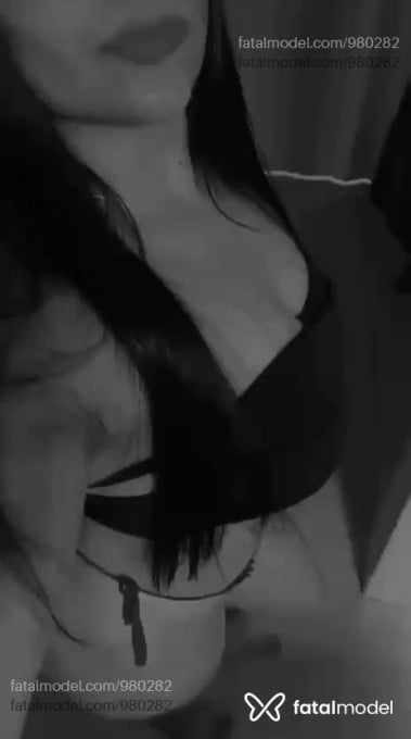 Acompanhante mulher com cabelo castanho de olhos castanhos - Luana Biancarde Acompanhante mulher com cabelo castanho de olhos castanhos - Luana Biancarde