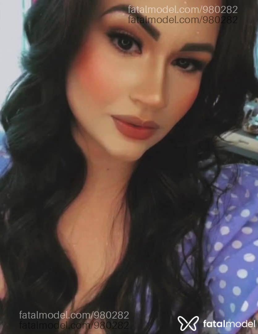 Acompanhante mulher com cabelo castanho de olhos castanhos - Luana Biancarde