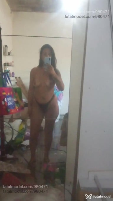 Acompanhante mulher morena (o) de olhos castanhos - Vivi