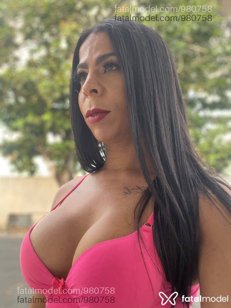 Acompanhante travesti morena (o) de olhos castanhos - Pérola Ayalla
