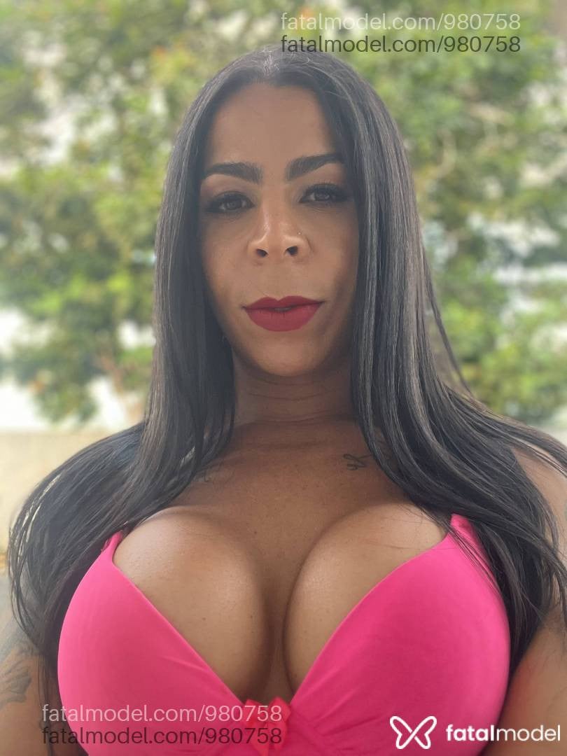 Acompanhante travesti morena (o) de olhos castanhos - Pérola Ayalla