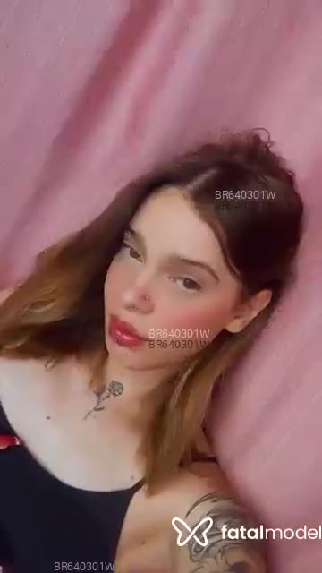 Acompanhante mulher trans loira (o) de olhos mel em Uberlândia Acompanhante mulher trans loira (o) de olhos mel em Uberlândia - Luana
