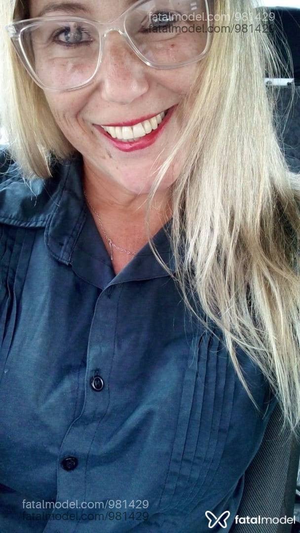 Acompanhante mulher loira (o) de olhos azuis - Júlia Fontini