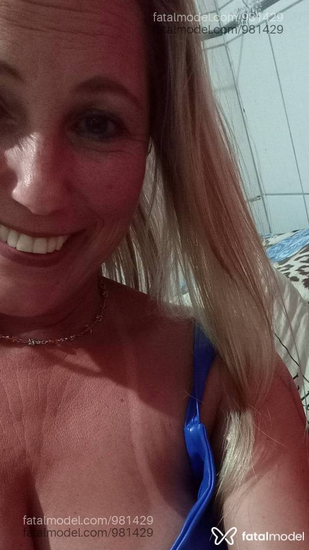 Acompanhante mulher loira (o) de olhos azuis - Júlia Fontini Acompanhante mulher loira (o) de olhos azuis - Júlia Fontini