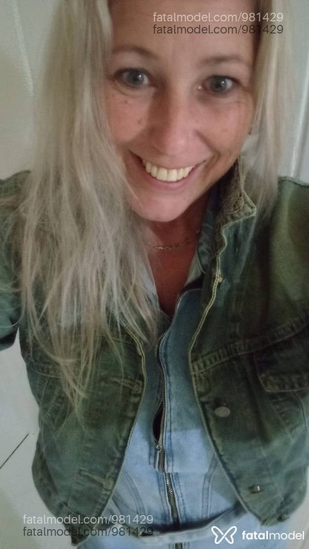 Acompanhante mulher loira (o) de olhos azuis - Júlia Fontini