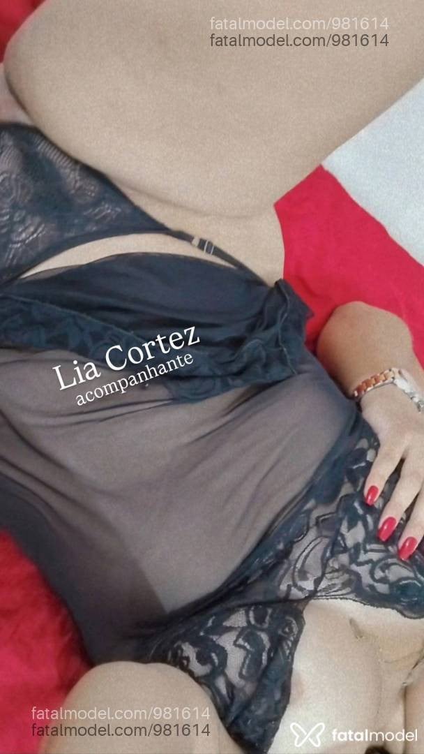 Acompanhante mulher morena (o) de olhos castanhos em Salvador - Lia Cortez