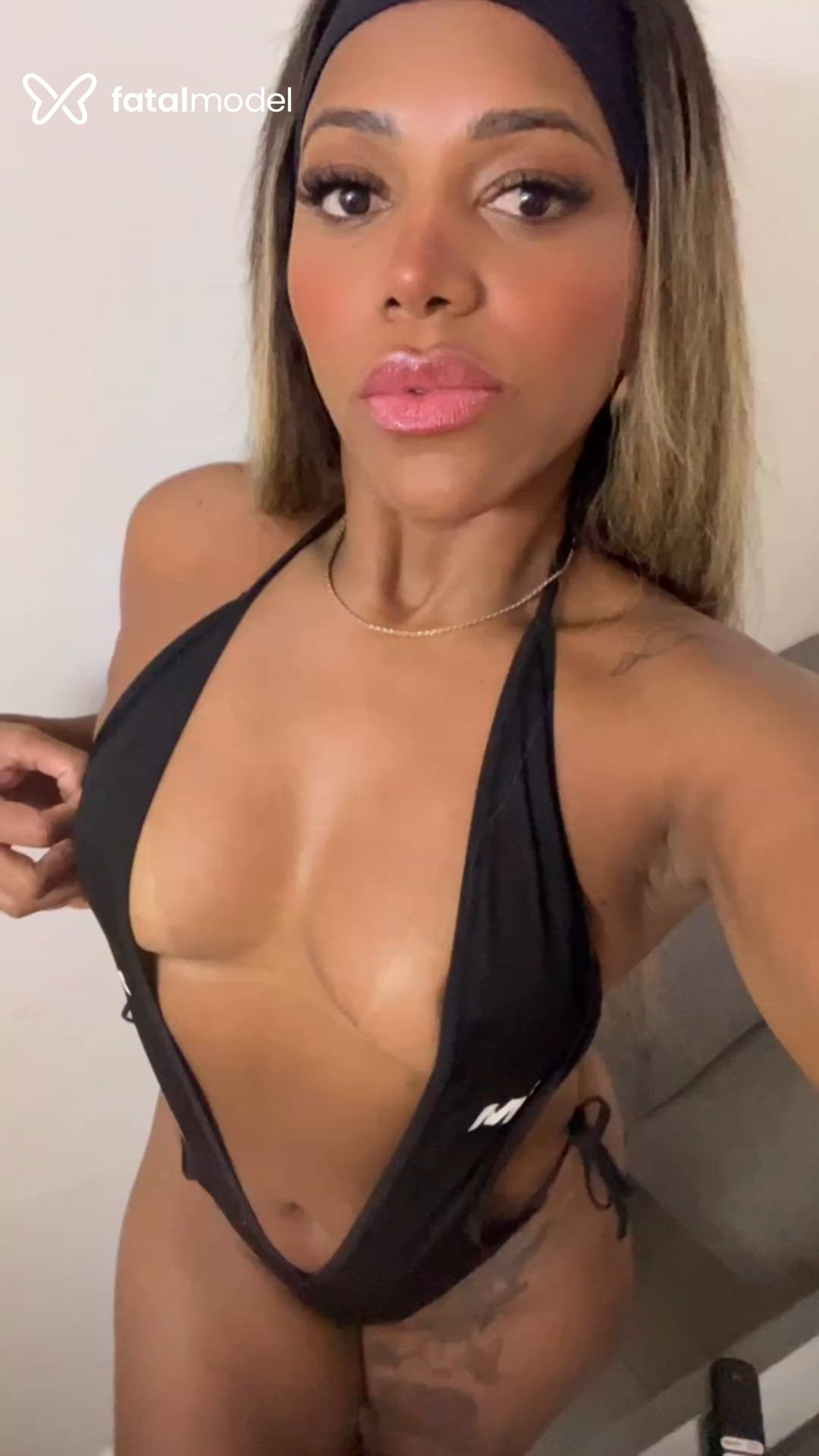 Acompanhante mulher morena (o) de olhos castanhos em Uberlândia Acompanhante mulher morena (o) de olhos castanhos em Uberlândia - Ludmila