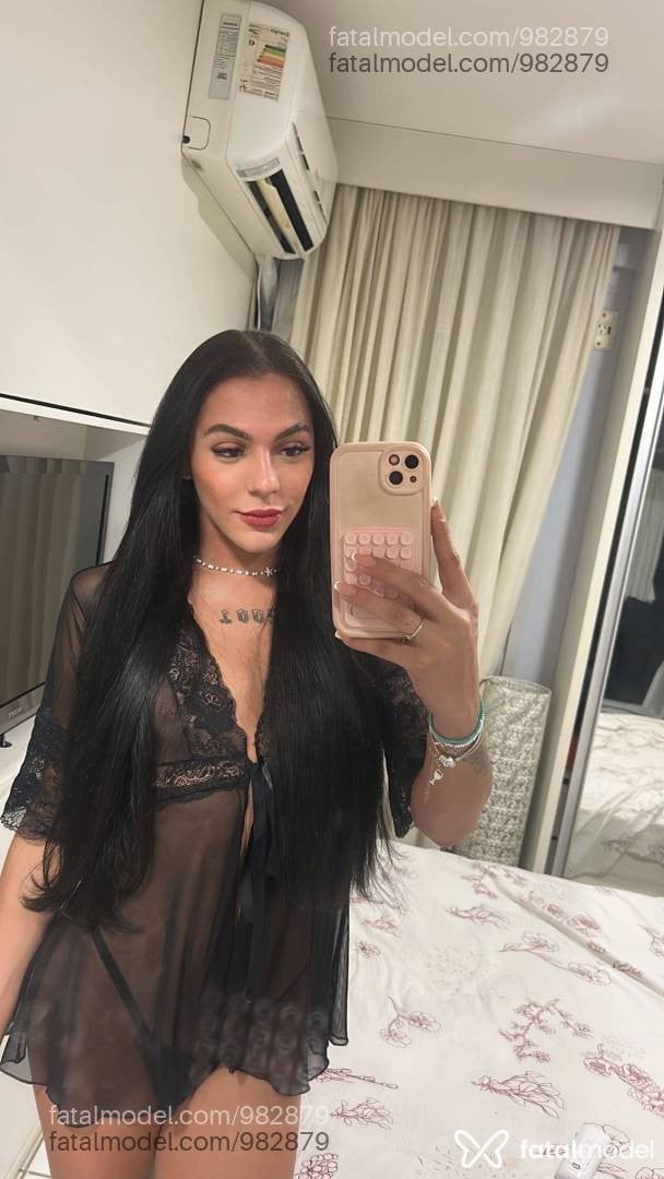Acompanhante mulher trans morena (o) de olhos castanhos - Alice Moura