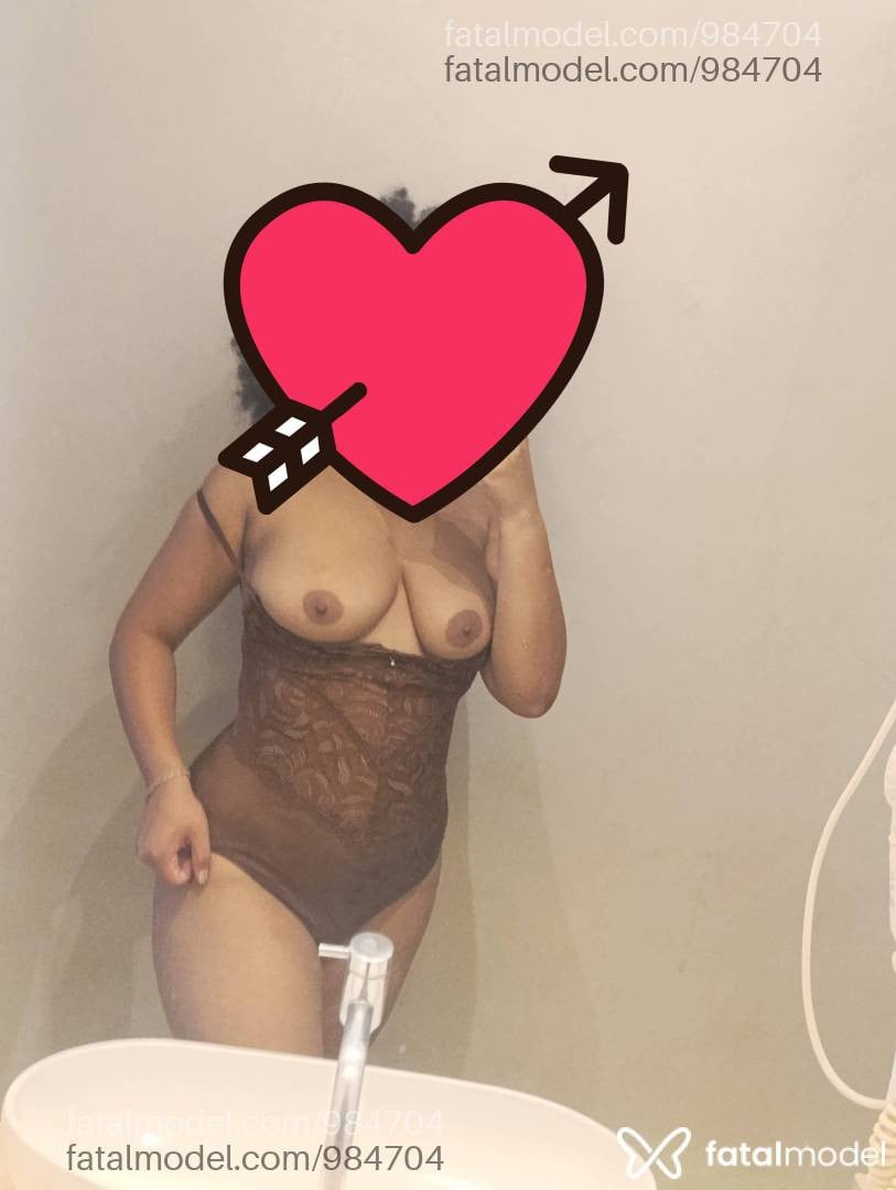 Acompanhante mulher morena (o) de olhos castanhos - Rubii