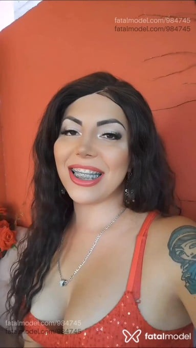 Acompanhante mulher trans morena (o) de olhos castanhos em Navegantes - JUJUH