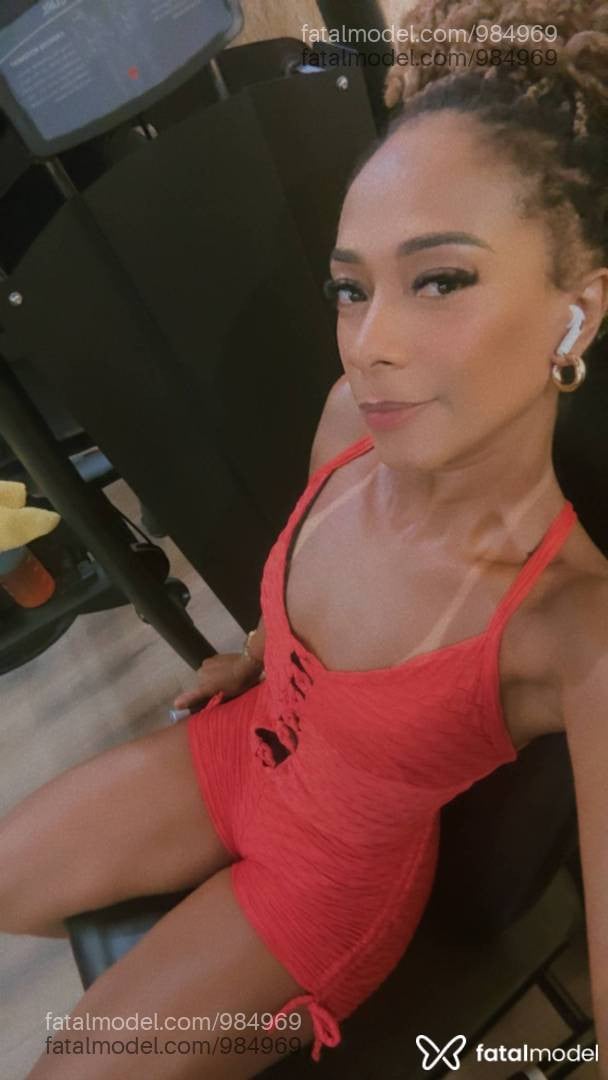 Acompanhante mulher morena (o) de olhos castanhos - Raissa Montez