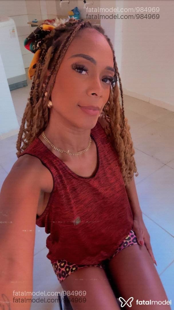 Acompanhante mulher morena (o) de olhos castanhos - Raissa Montez