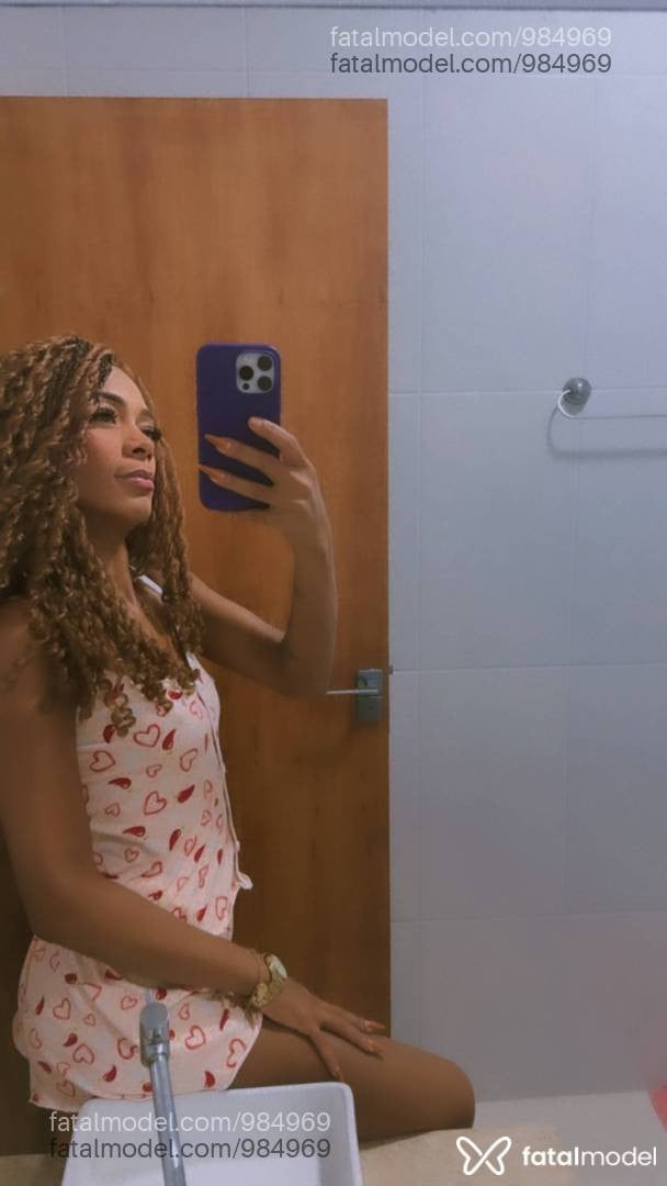 Acompanhante mulher morena (o) de olhos castanhos - Raissa Montez