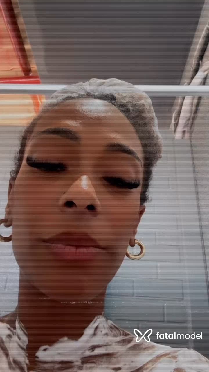 Acompanhante mulher morena (o) de olhos castanhos - Raissa Montez