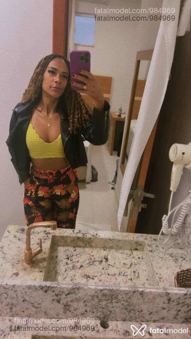 Acompanhante mulher morena (o) de olhos castanhos - Raissa Montez