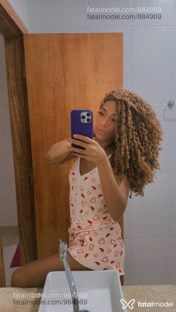 Acompanhante mulher morena (o) de olhos castanhos - Raissa Montez