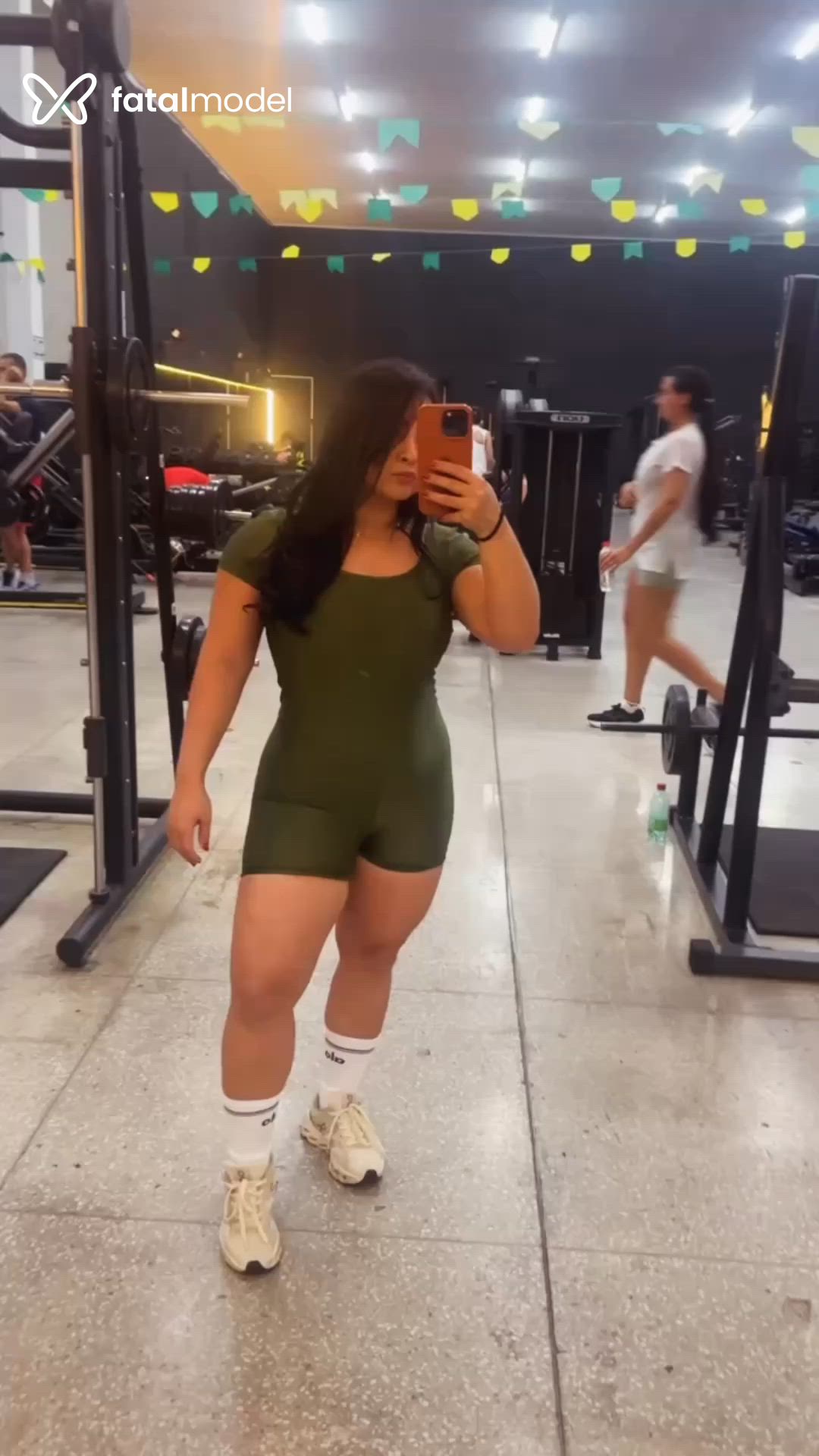 Acompanhante mulher morena (o) de olhos pretos - Gabriela