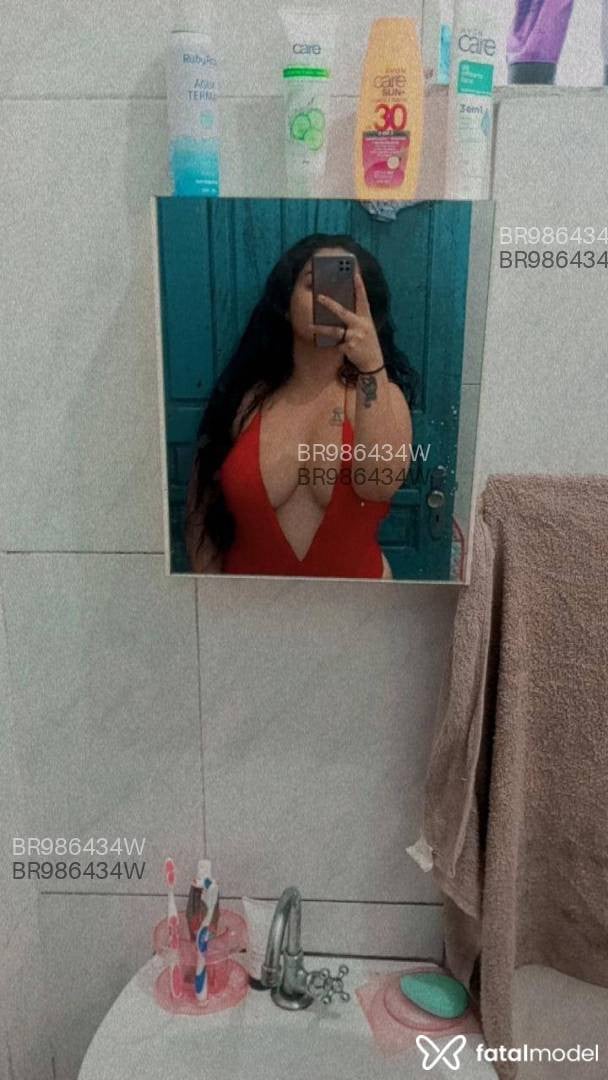 Acompanhante mulher com cabelo castanho de olhos castanhos em Imbituba Acompanhante mulher com cabelo castanho de olhos castanhos em Imbituba - Cherry Paulista