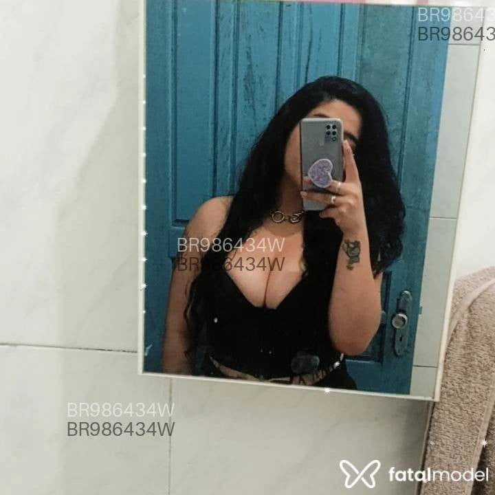 Acompanhante mulher com cabelo castanho de olhos castanhos em Imbituba Acompanhante mulher com cabelo castanho de olhos castanhos em Imbituba - Cherry Paulista
