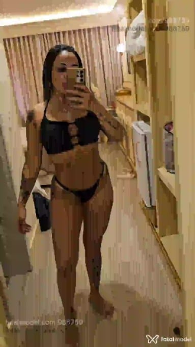 Acompanhante mulher loira (o) de olhos castanhos em Canoas - BruBecker