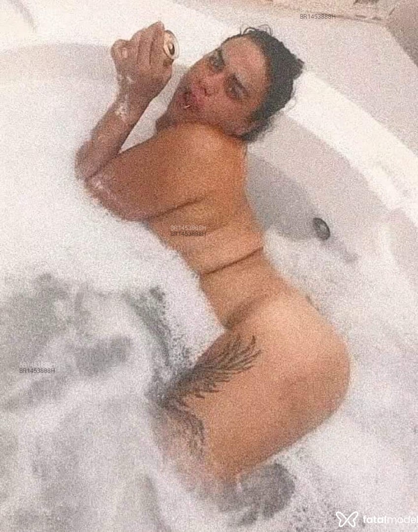 Acompanhante travesti com cabelo castanho de olhos castanhos em Birigui - Raissa scobar