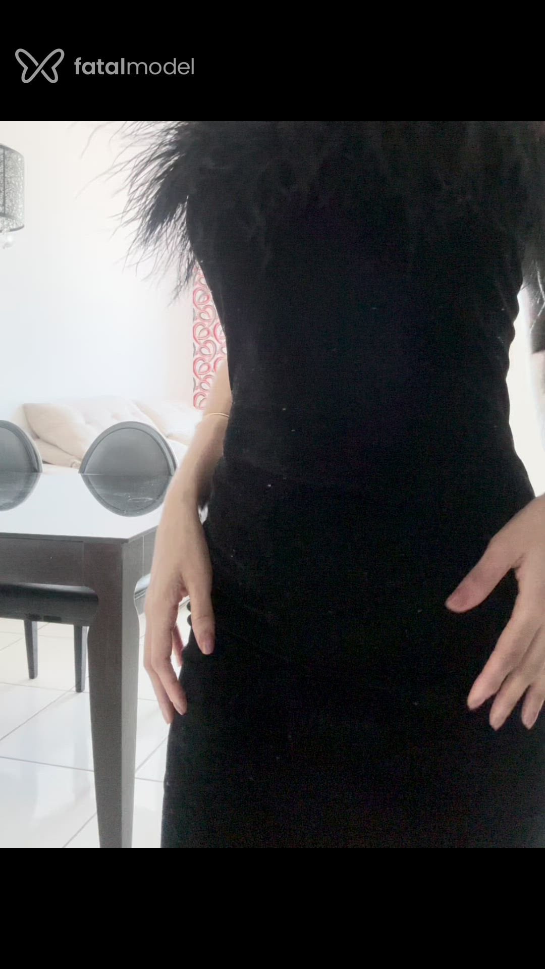 Acompanhante mulher morena (o) de olhos pretos - Laura Acompanhante mulher morena (o) de olhos pretos - Laura