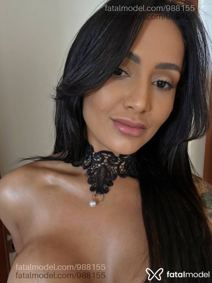 Acompanhante mulher morena (o) de olhos pretos - Laura