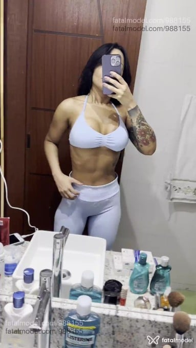 Acompanhante mulher morena (o) de olhos pretos em Vitória da Conquista Acompanhante mulher morena (o) de olhos pretos em Vitória da Conquista - Laura