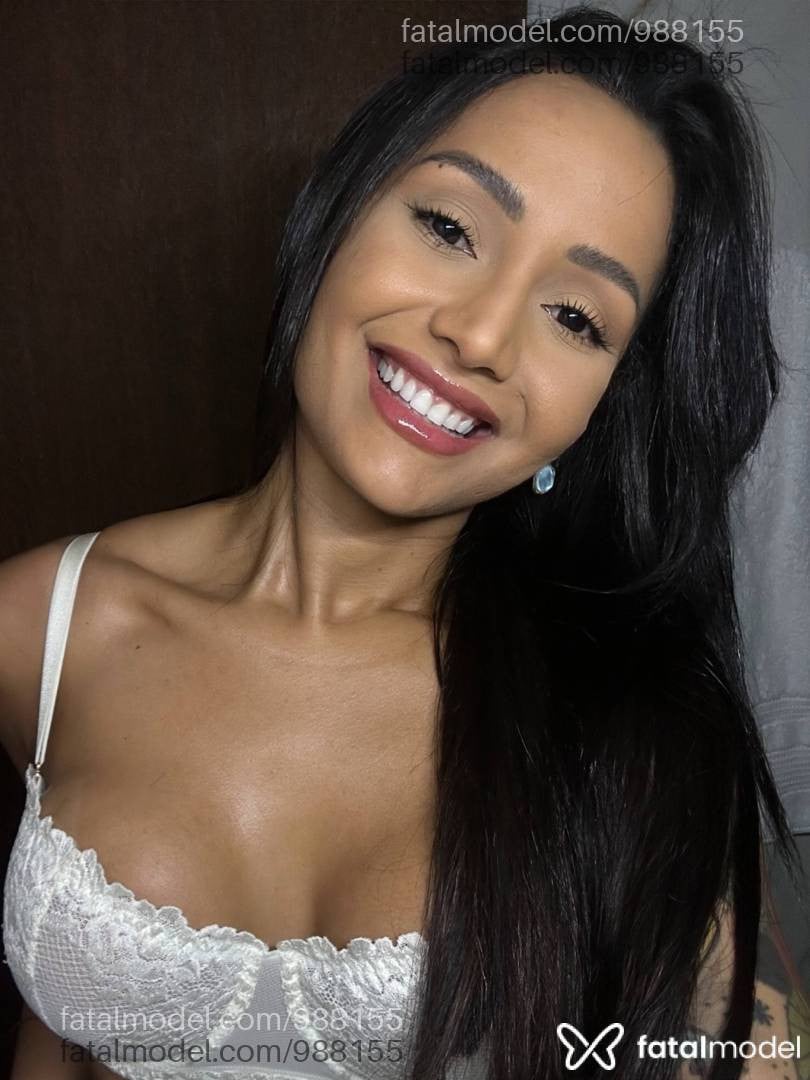 Acompanhante mulher morena (o) de olhos pretos - Laura