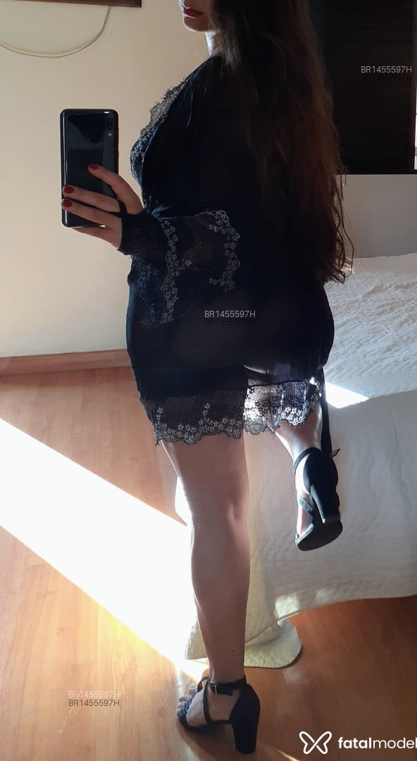 Acompanhante mulher com cabelo castanho de olhos castanhos em São Carlos - Ellen