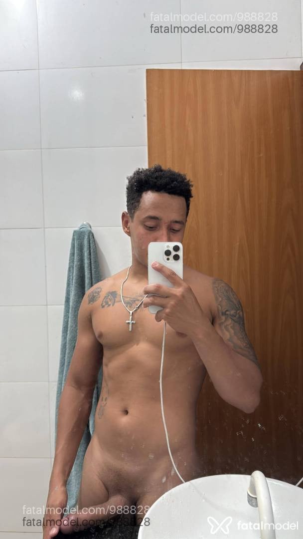 Acompanhante homem com cabelo castanho de olhos castanhos em Palmas Acompanhante homem com cabelo castanho de olhos castanhos em Palmas - Saulo