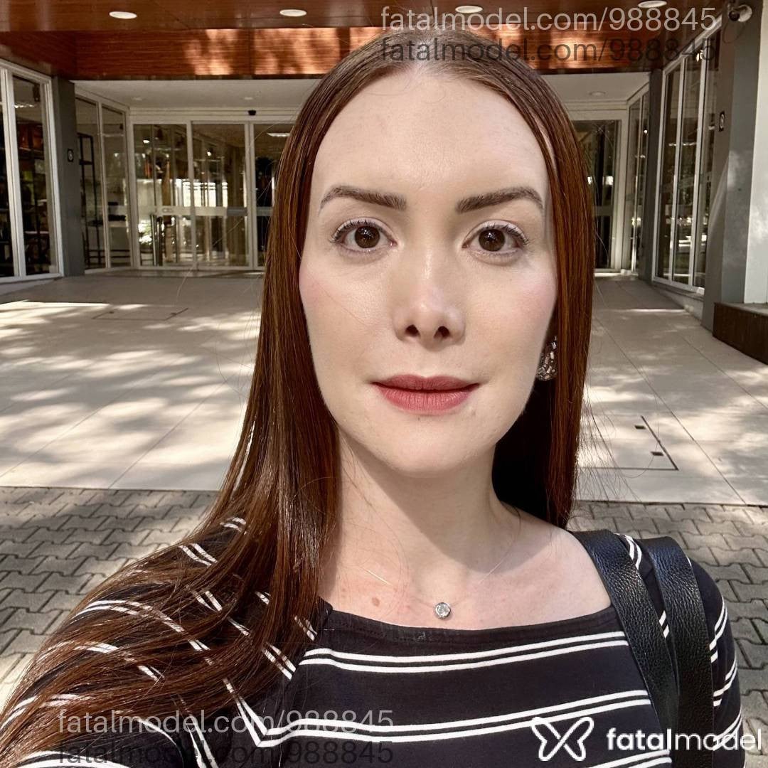 Acompanhante mulher ruiva (o) de olhos castanhos em Porto Alegre - Sofia Orléans