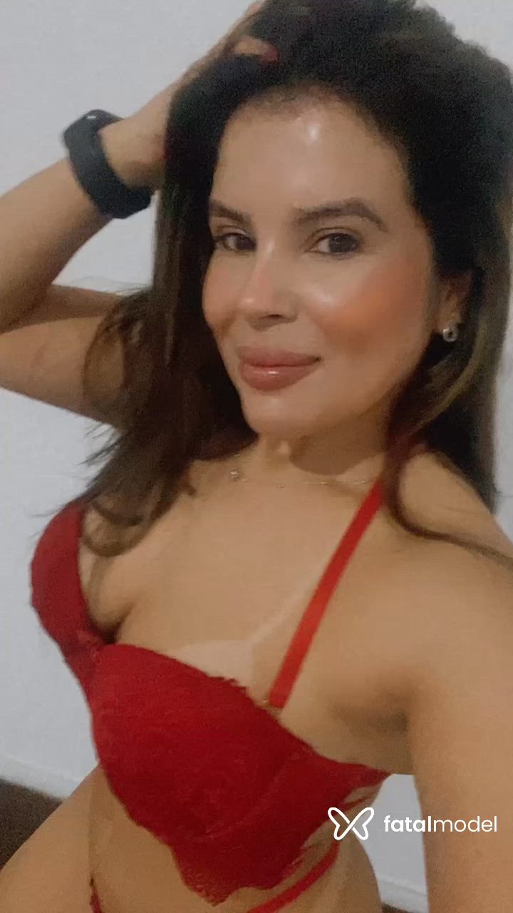 Acompanhante mulher morena (o) de olhos castanhos - Manuela Kipper