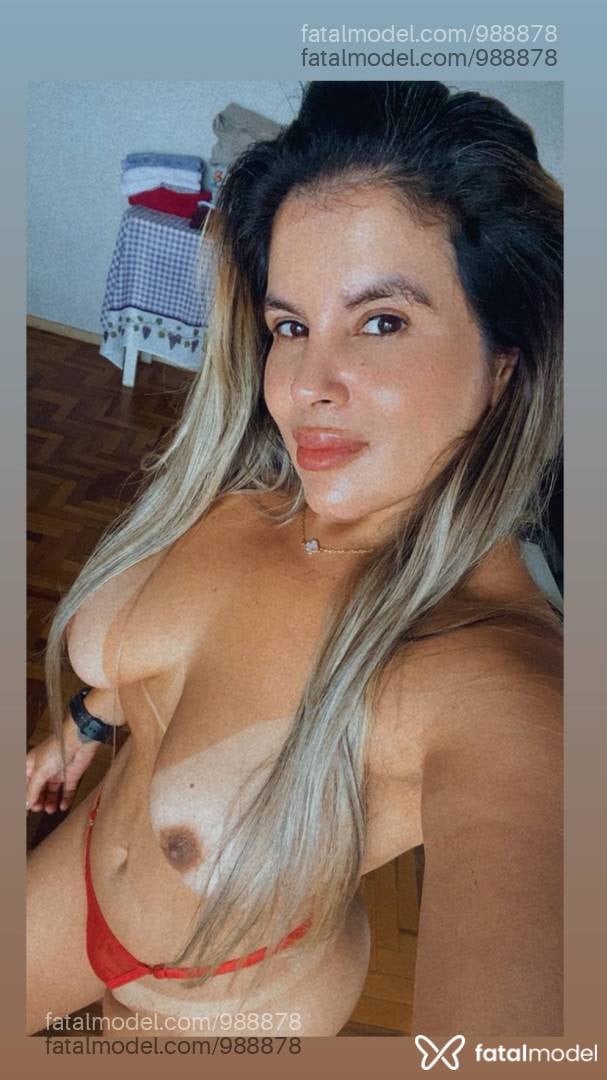 Acompanhante mulher loira (o) de olhos castanhos - Manuela Kipper