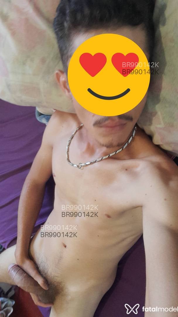 Acompanhante homem com cabelo castanho de olhos verdes em Cascavel - Matheus
