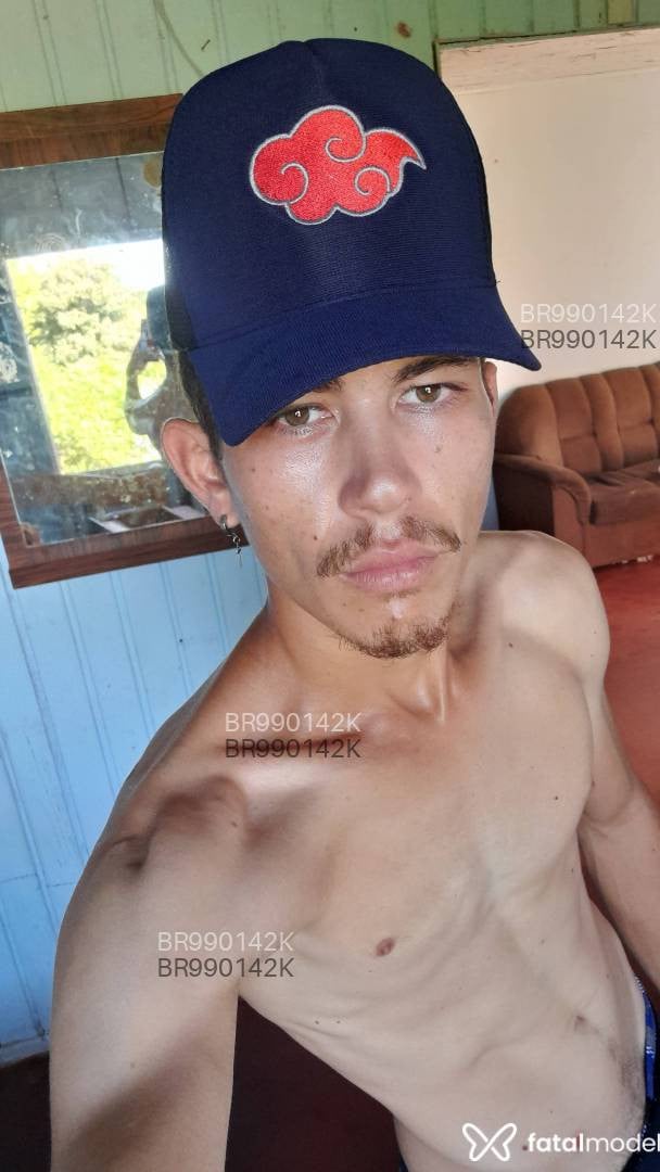 Acompanhante homem com cabelo castanho de olhos verdes em Cascavel - Matheus