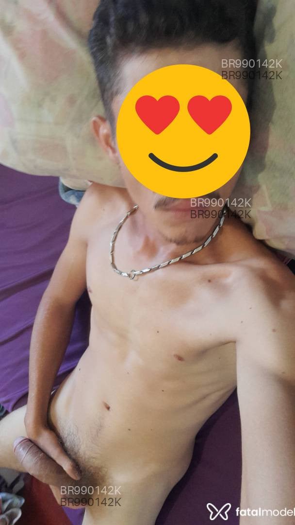 Acompanhante homem com cabelo castanho de olhos verdes em Cascavel - Matheus