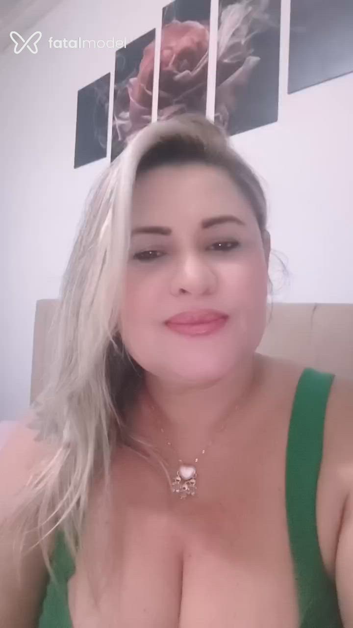 Acompanhante mulher loira (o) de olhos castanhos - Gaby Safra