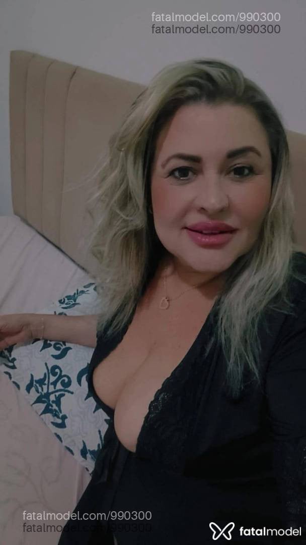 Acompanhante mulher loira (o) de olhos castanhos - Gaby Safra