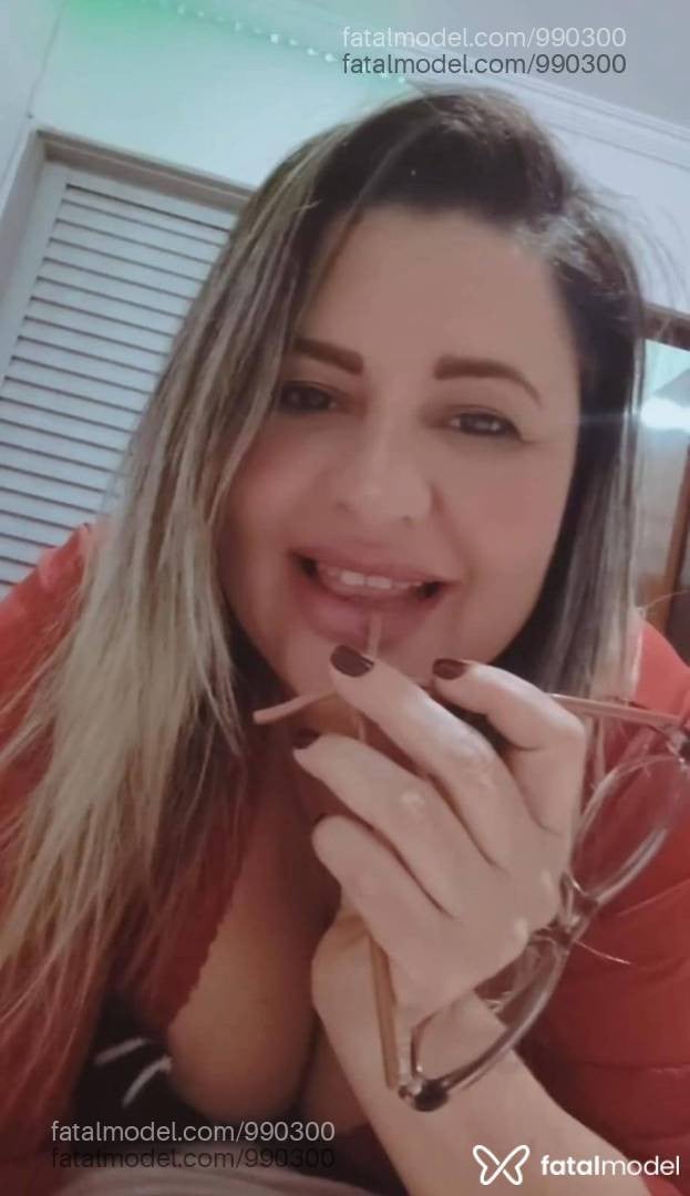 Acompanhante mulher loira (o) de olhos castanhos - Gaby Safra