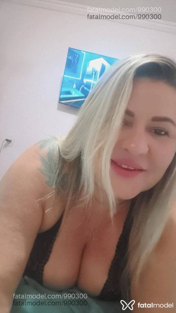 Acompanhante mulher loira (o) de olhos castanhos - Gaby Safra