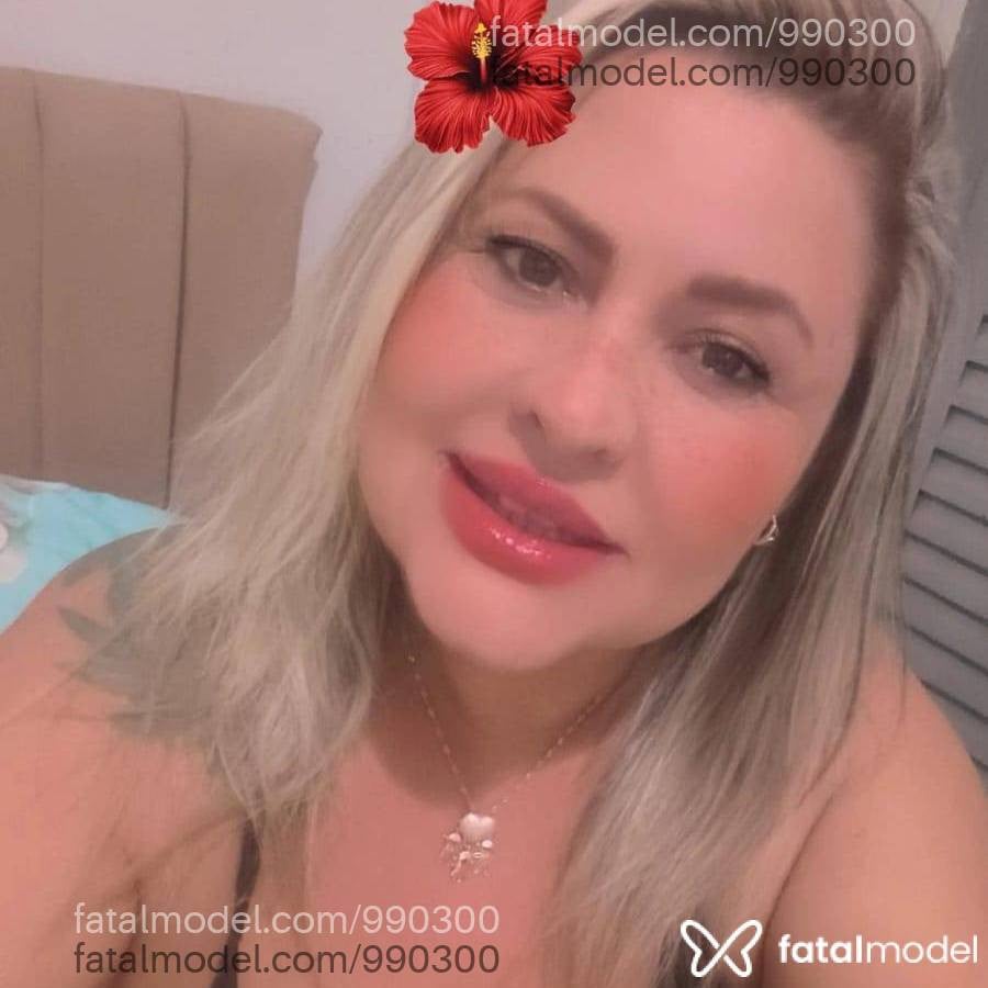 Acompanhante mulher loira (o) de olhos castanhos - Gaby Safra