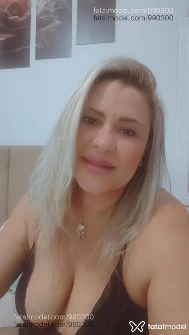 Acompanhante mulher loira (o) de olhos castanhos - Gaby Safra