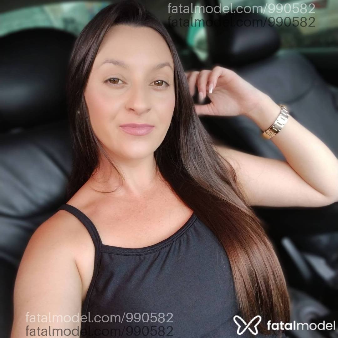 Acompanhante mulher com cabelo castanho de olhos verdes em São Lourenço - Júlia