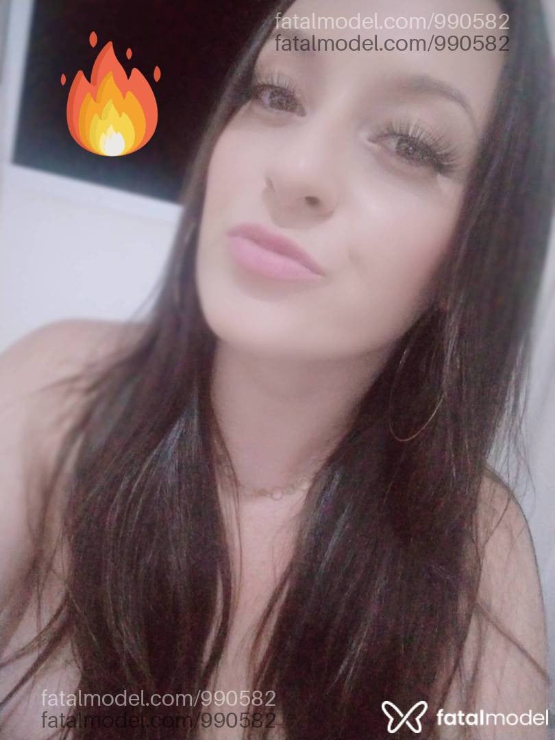 Acompanhante mulher com cabelo castanho de olhos verdes em São Lourenço - Júlia