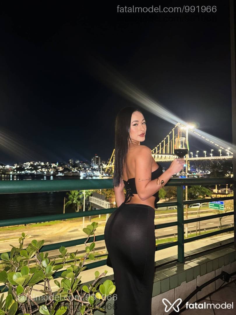 Acompanhante mulher morena (o) de olhos castanhos - Rebeca Natsumi