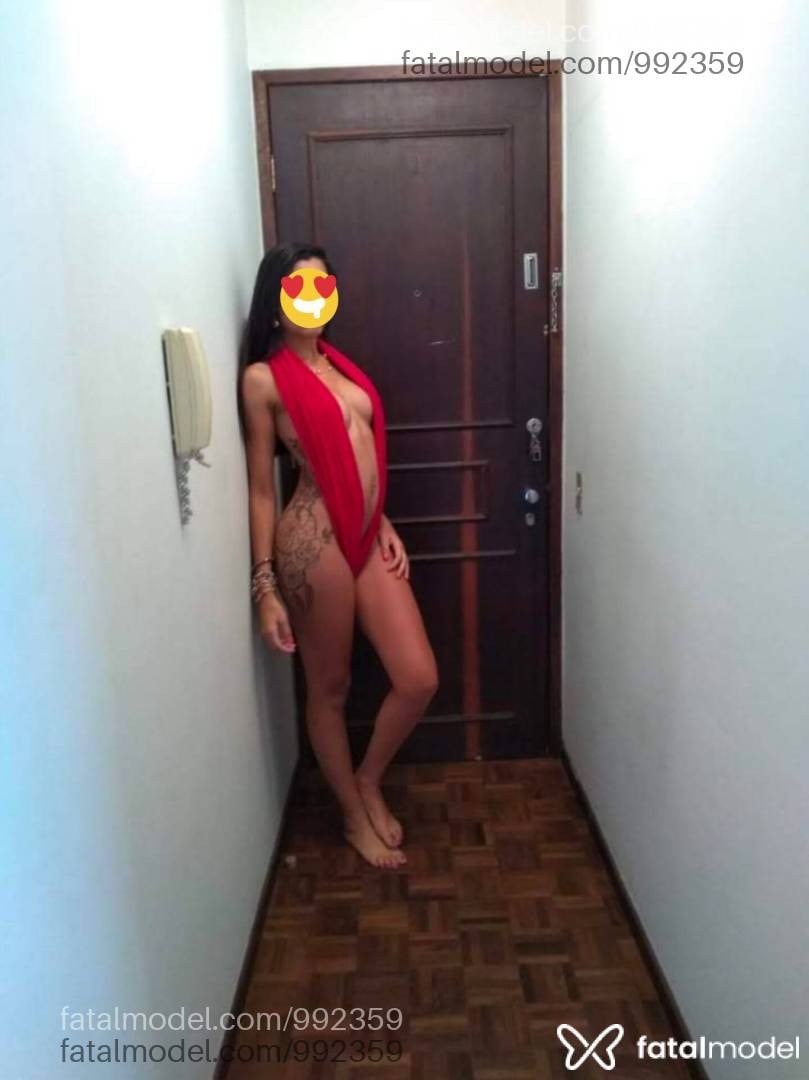 Acompanhante mulher com cabelo castanho de olhos mel - Mariana Bitencourt